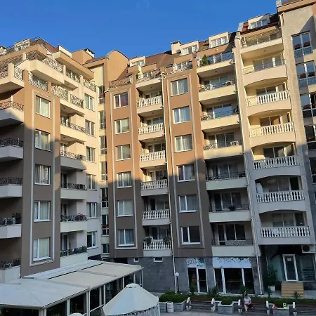 Просторная Квартира, В Комплексе С Бассейном